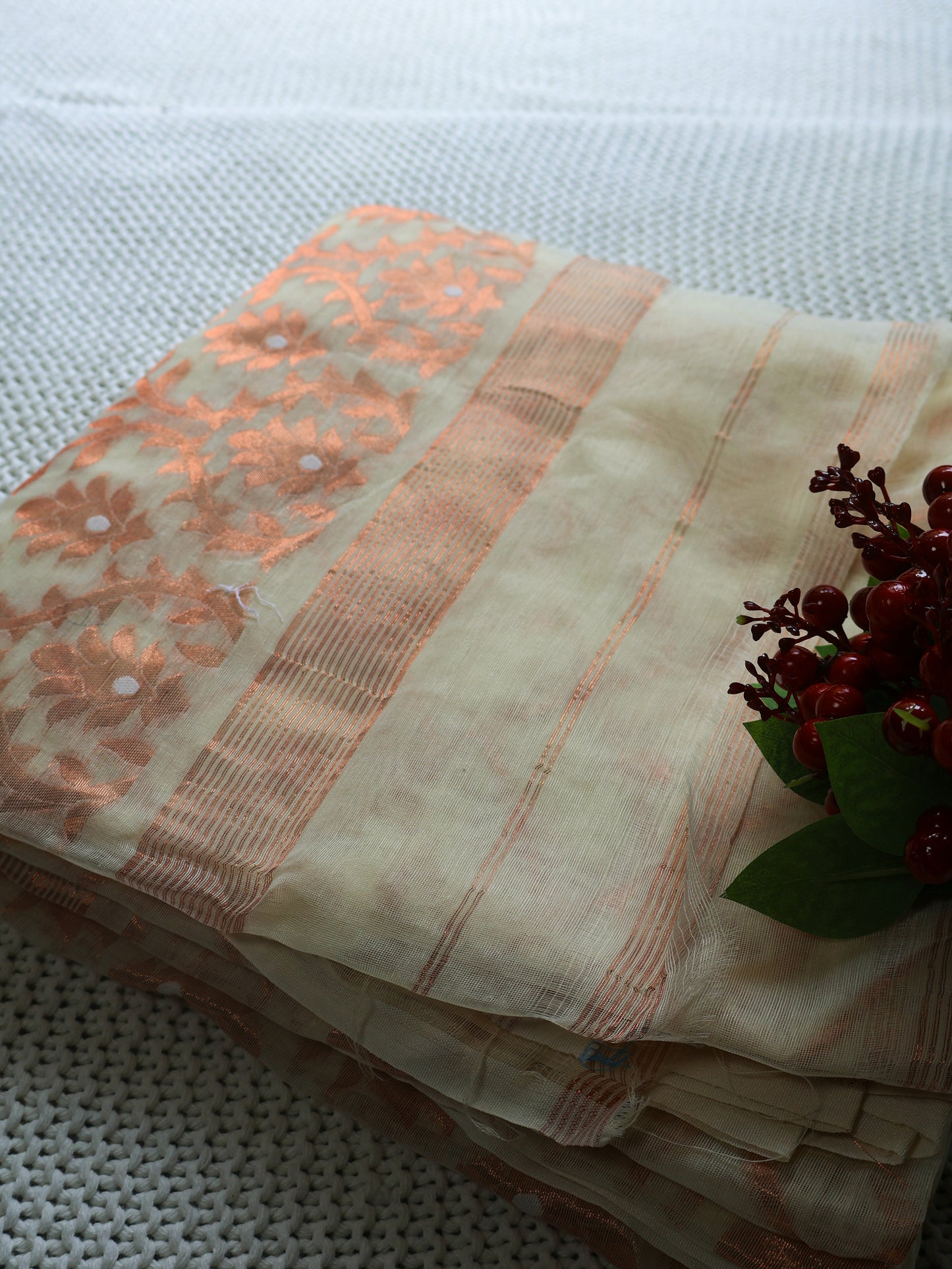 Off white Soft Bengal Dhakai silk saree -S128