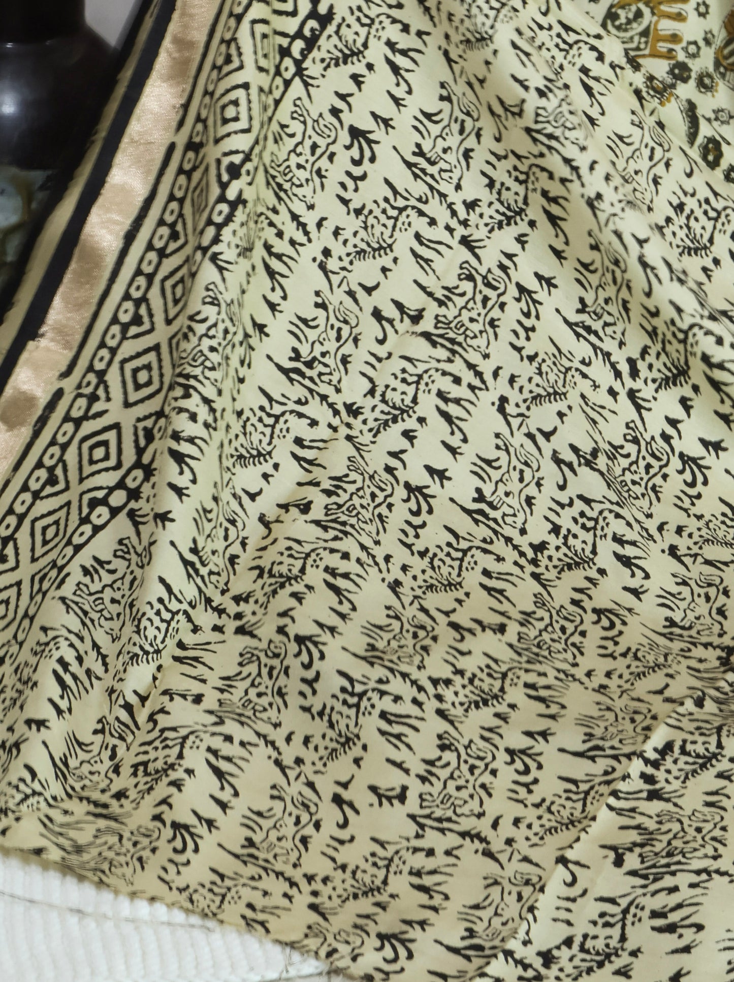 Cream color handloom crepe silk saree-S154
