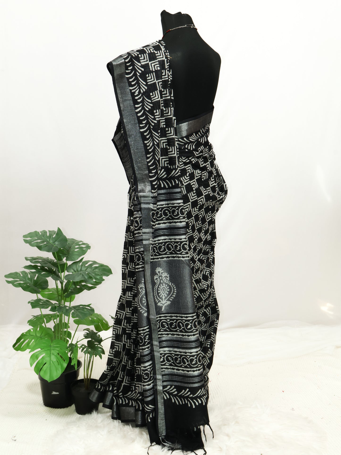 Bagru/dabu printed Linen-cotton saree-S153(A)