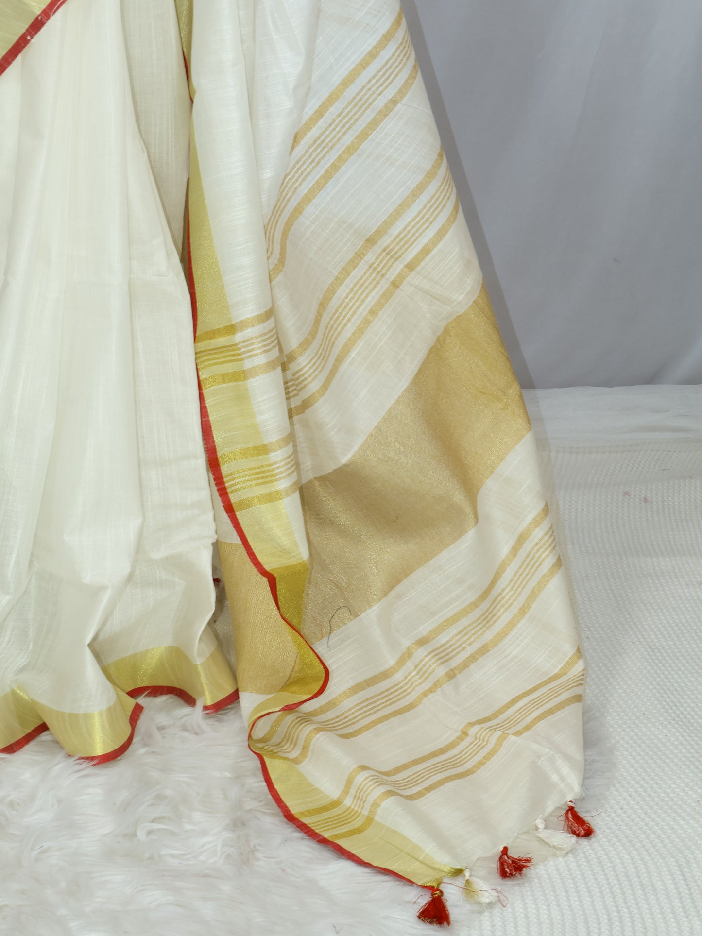 Cotton linen red & white saree-S130