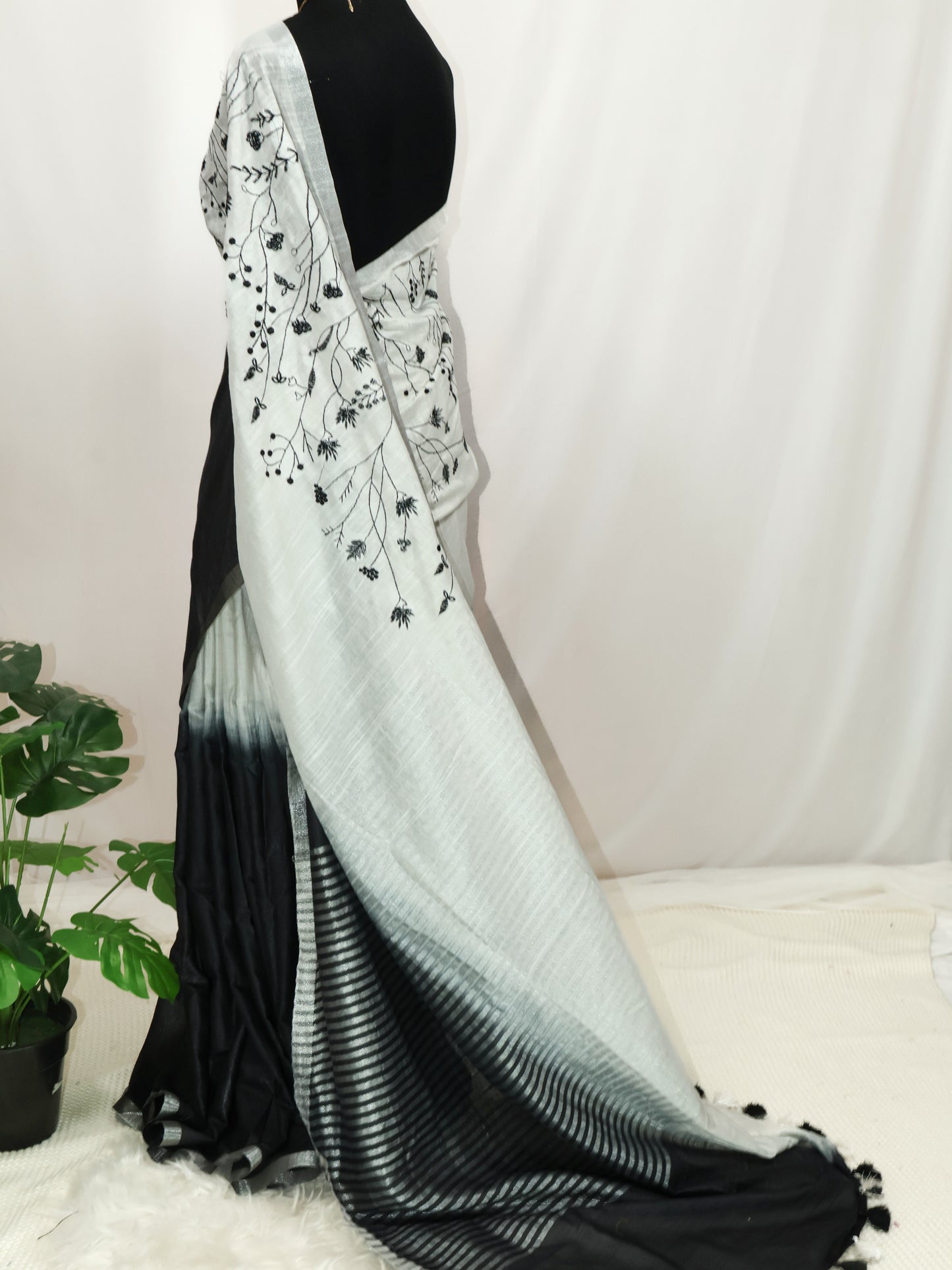 Cotton- linen embroidery saree-S133