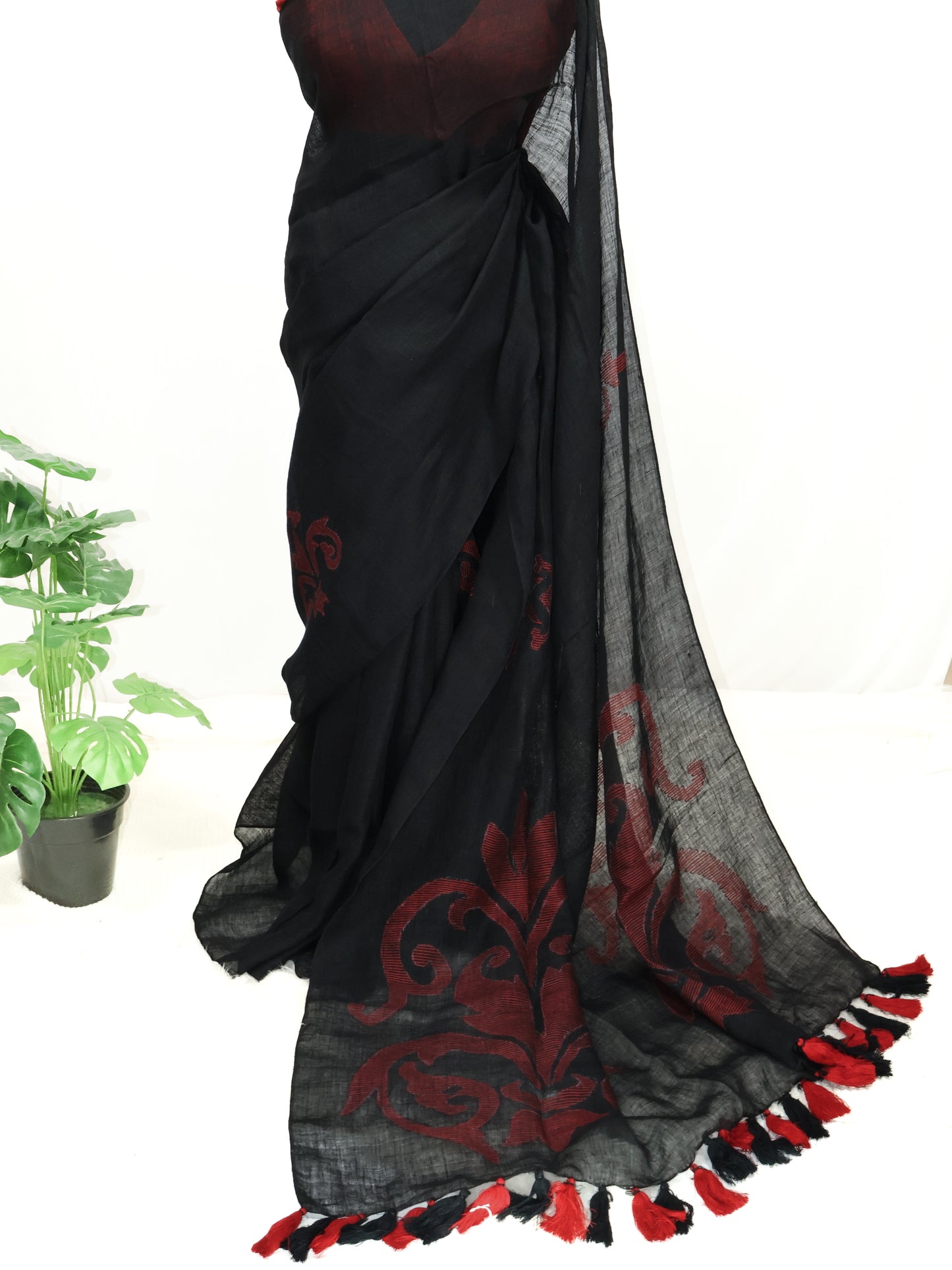 Black jamdani Pure linen saree- S126