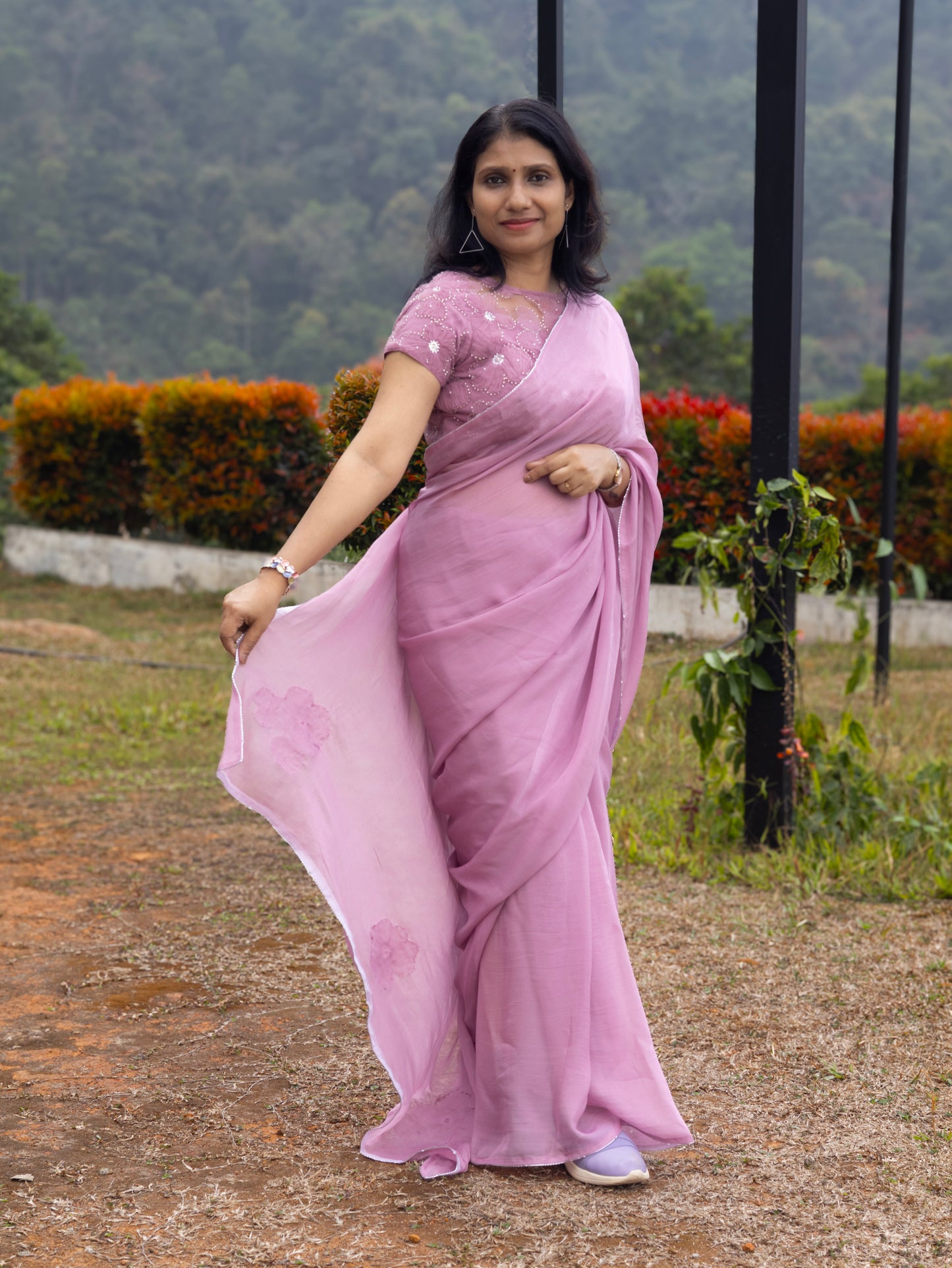 Whispered Grace – Onion Pink Pure Organza Silk Saree