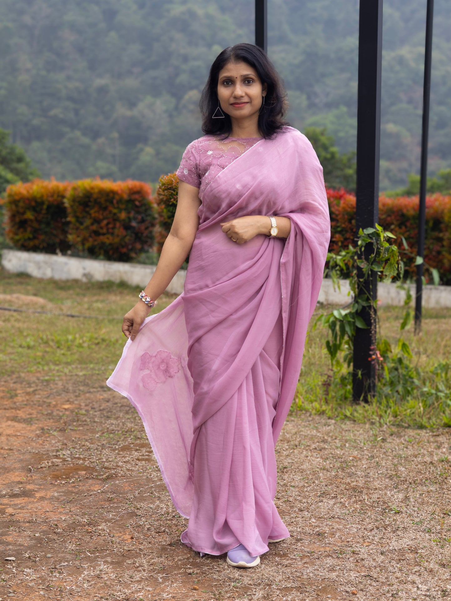 Whispered Grace – Onion Pink Pure Organza Silk Saree