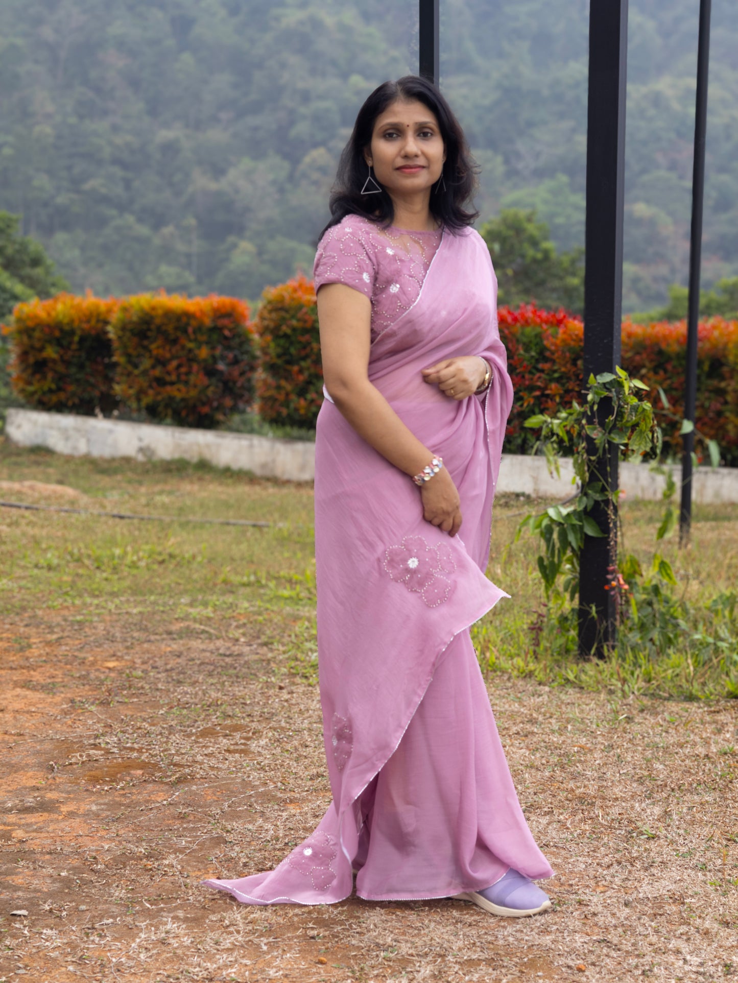Whispered Grace – Onion Pink Pure Organza Silk Saree