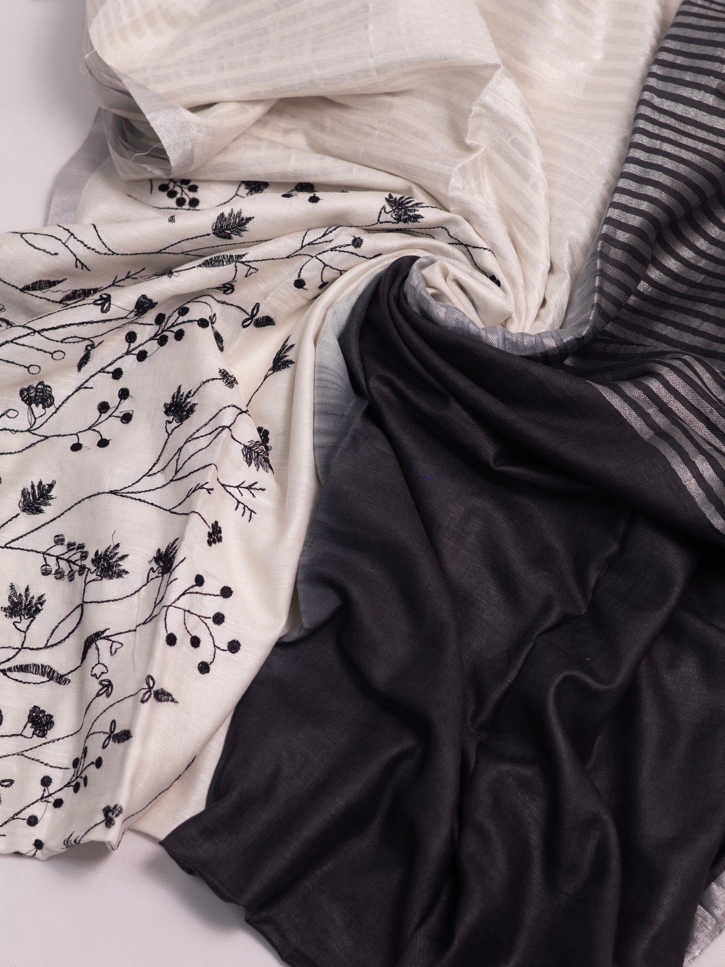 Cotton- linen embroidery saree-S133