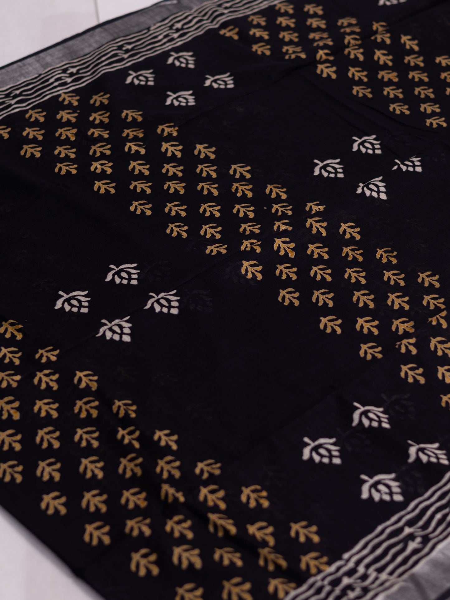 Bagru/dabu printed Linen-cotton saree-S153(E)