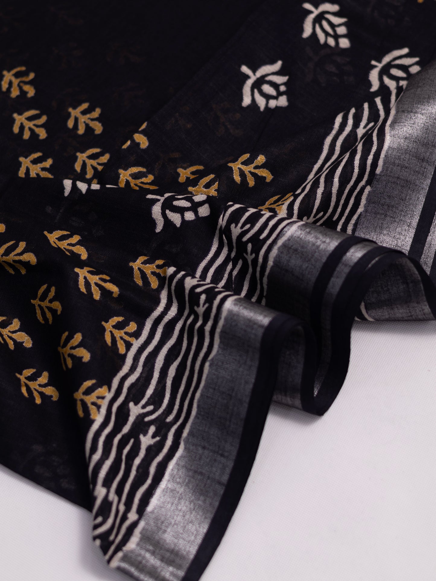 Bagru/dabu printed Linen-cotton saree-S153(E)