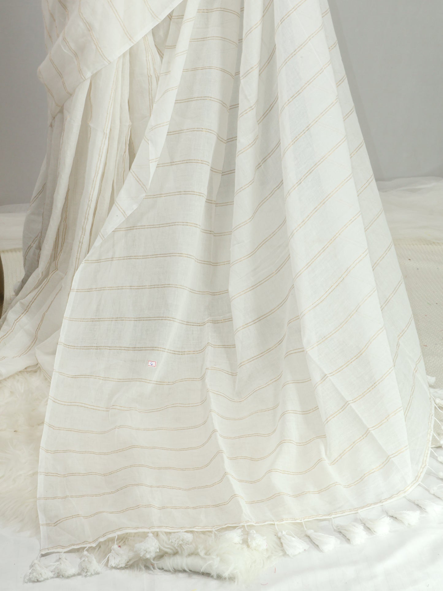 Off white goldenbody stripe mul cotton saree-S203