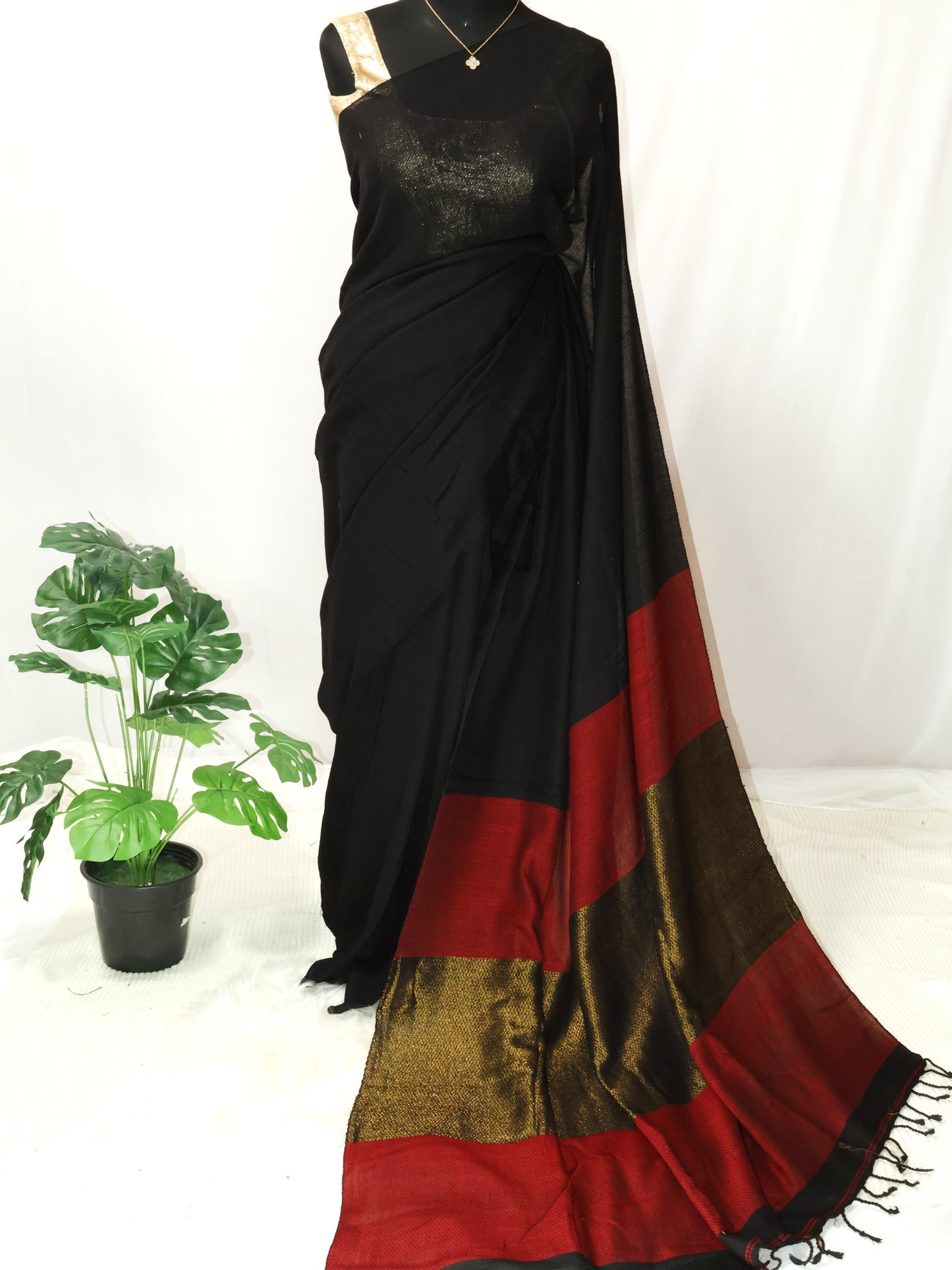 Black and maroon combination cotton saree- S118