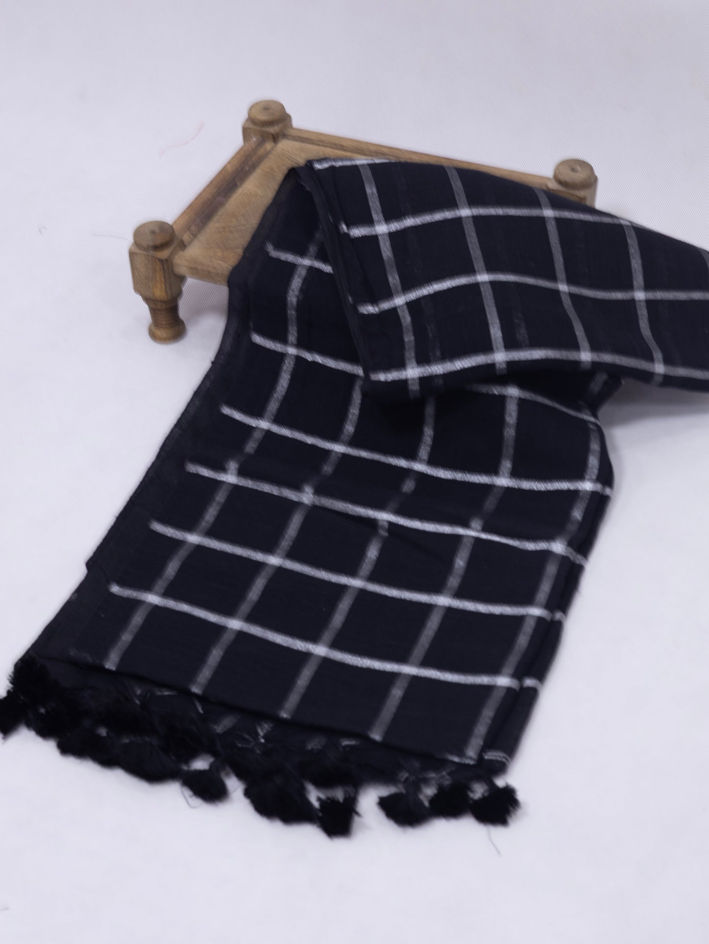 Black silver box linen saree-S220