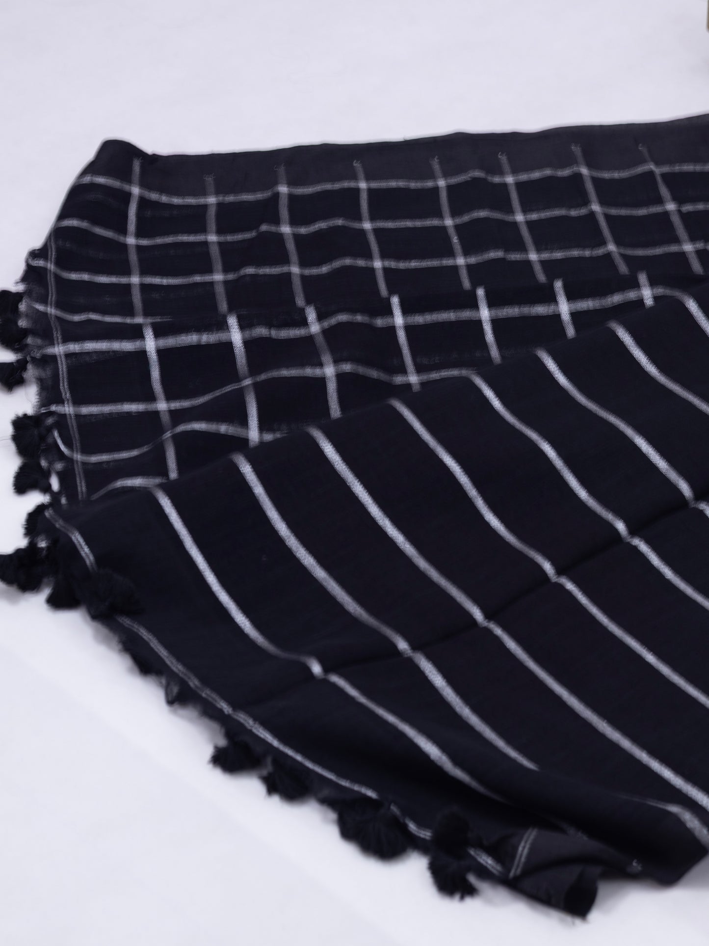 Black silver box linen saree-S220